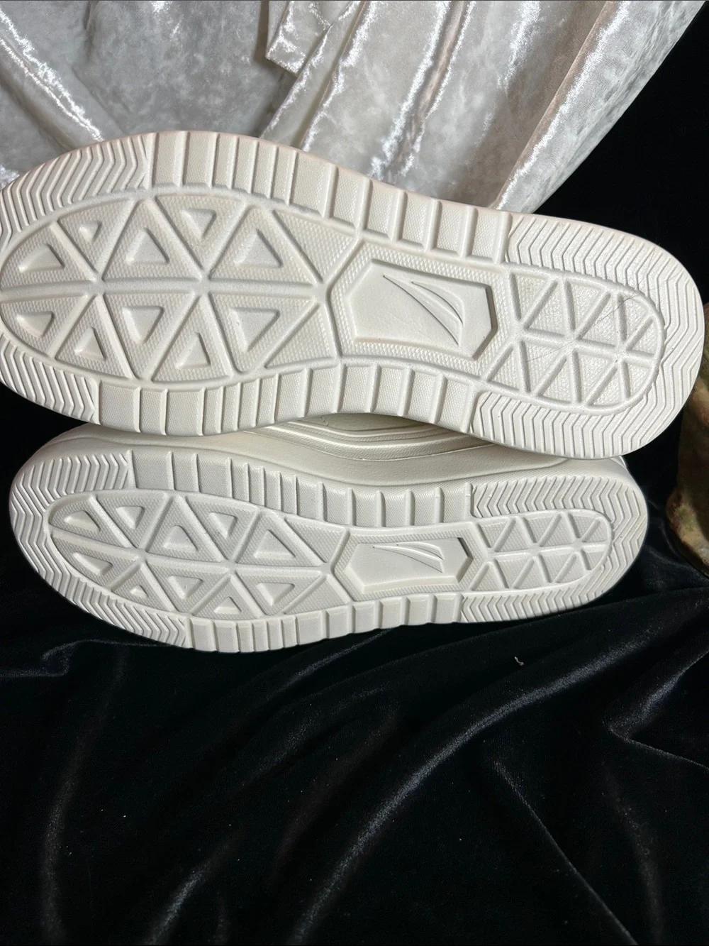 NWT NAUTICA  THICK SOLE SNEAKERS 6.5